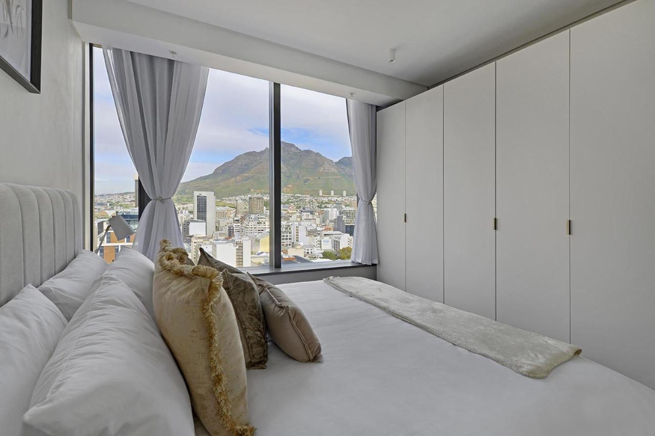 Portia Luxury Penthouse, Views!
